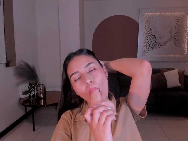 LucieMartin's BongaCams show and profile