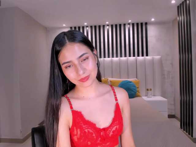 LucieMartin's BongaCams show and profile