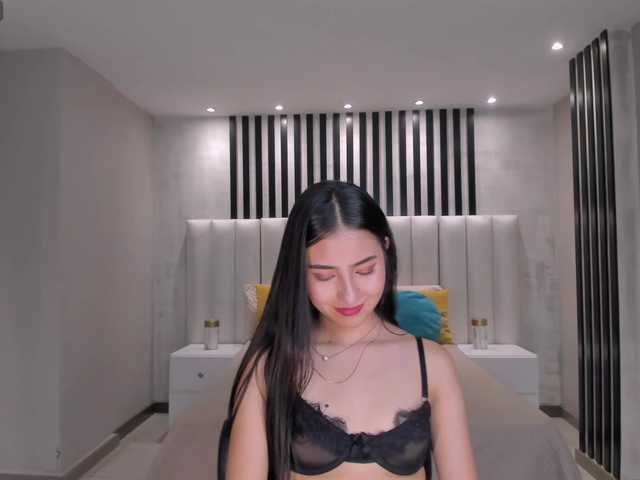 LucieMartin's BongaCams show and profile