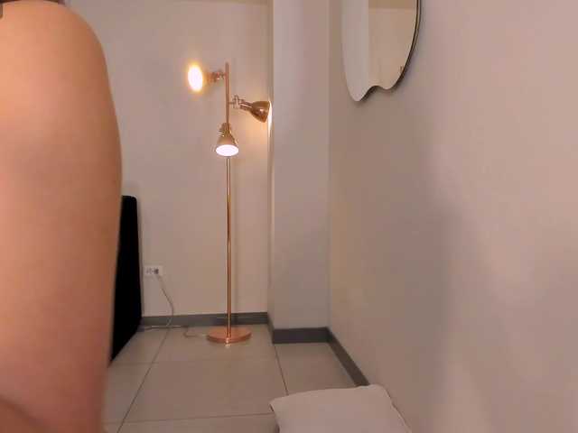 LucieMartin's BongaCams show and profile