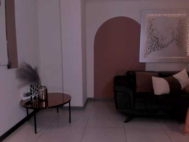 LucieMartin's BongaCams show and profile