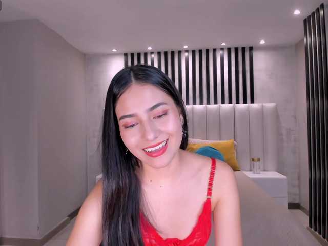 LucieMartin's BongaCams show and profile