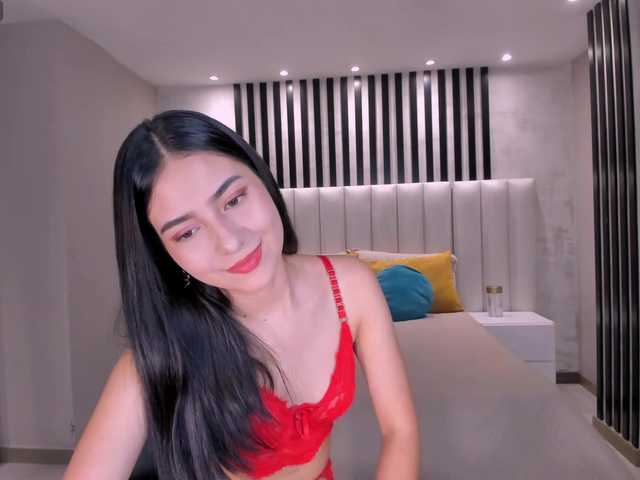 LucieMartin's BongaCams show and profile