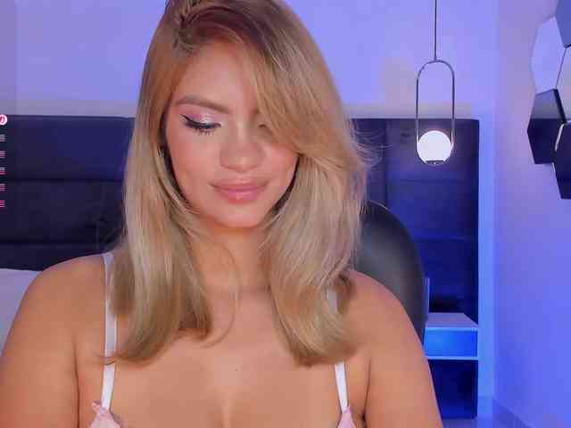 KyomiVelvet Live Webcam on BongaCams