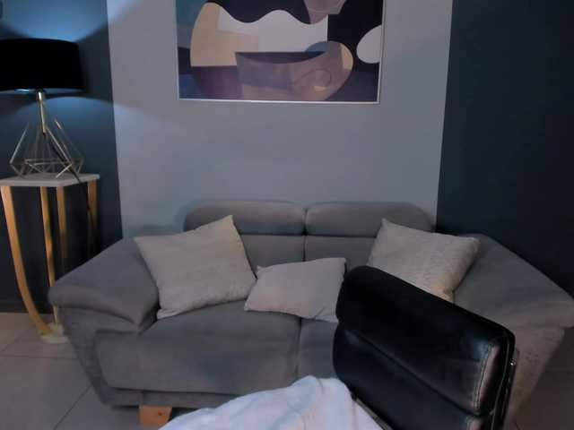 ScarlettRose's BongaCams show and profile