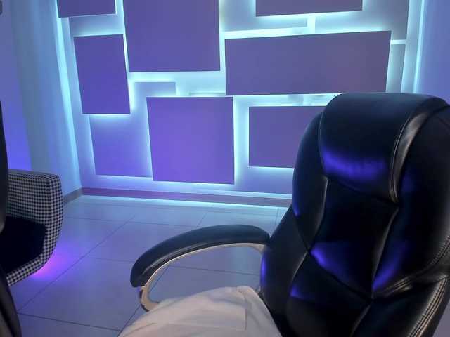 ScarlettRose's BongaCams show and profile