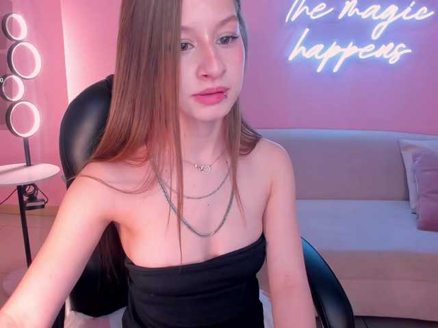 IsabellaMoretti free chat on liveonude