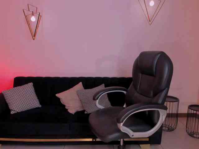 IsabellaMoretti webcam