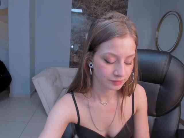 IsabellaMoretti webcam