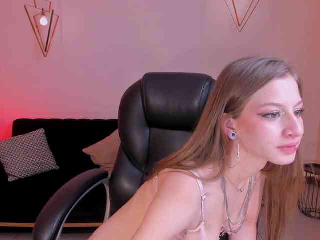 IsabellaMoretti webcam