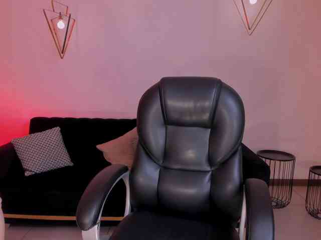 IsabellaMoretti webcam