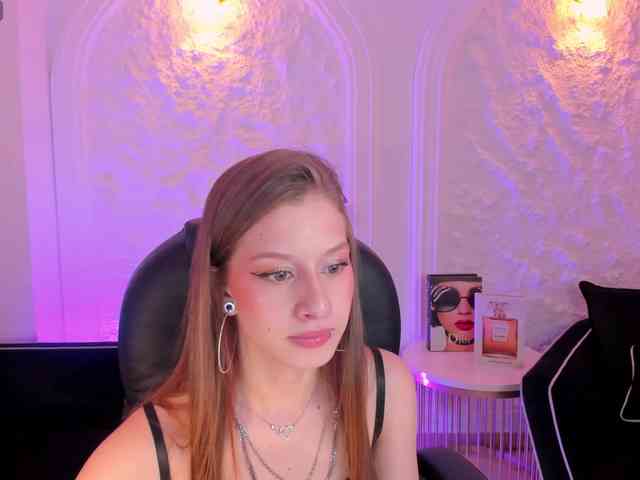 IsabellaMoretti webcam