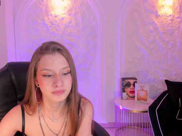 IsabellaMoretti webcam