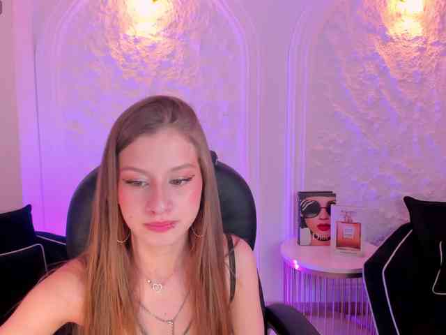 IsabellaMoretti webcam