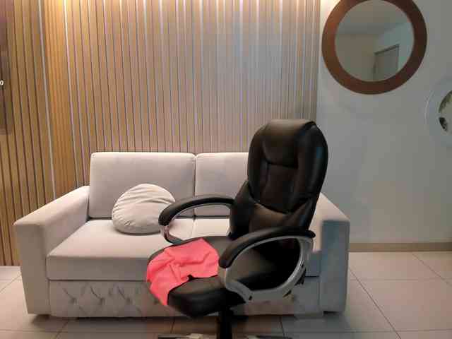 IsabellaMoretti webcam