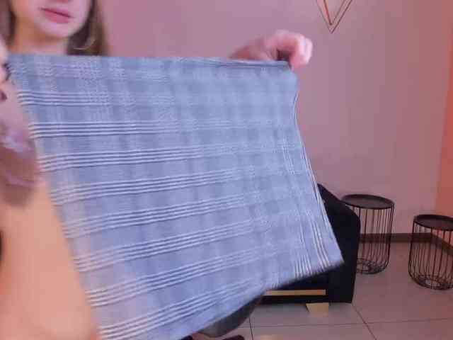 IsabellaMoretti webcam