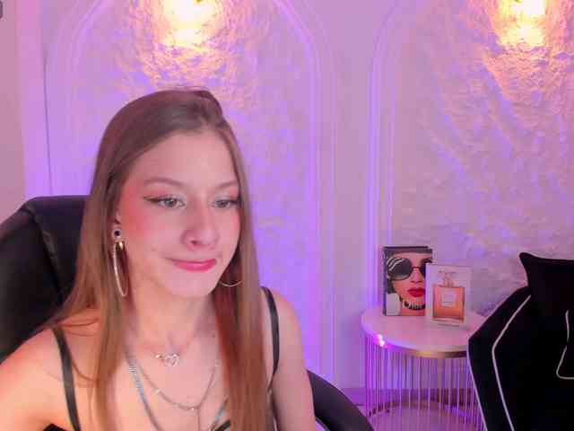 IsabellaMoretti webcam