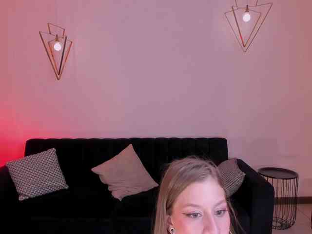 IsabellaMoretti webcam