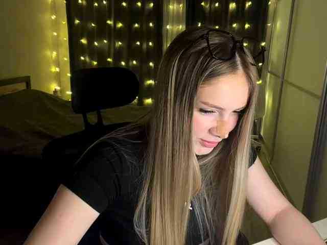 JoycelynPreece webcam