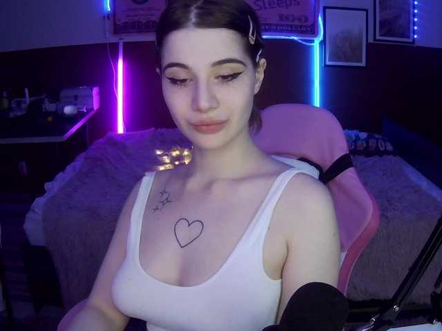 KrissCherri's BongaCams show and profile