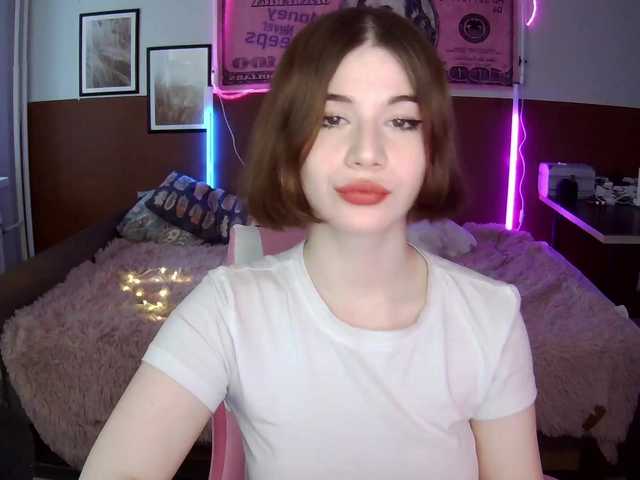 KrissCherri's BongaCams show and profile
