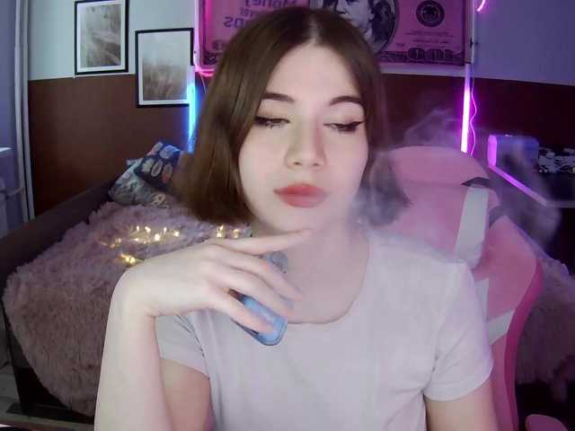 KrissCherri's BongaCams show and profile