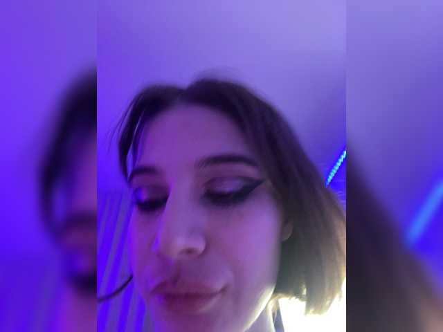 KrissCherri's BongaCams show and profile