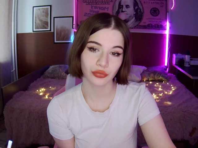 KrissCherri's BongaCams show and profile