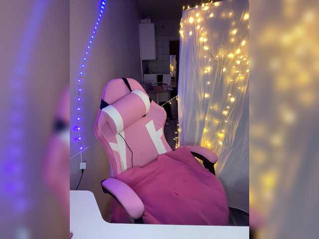 KrissCherri's BongaCams show and profile