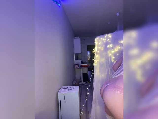 KrissCherri from BongaCams