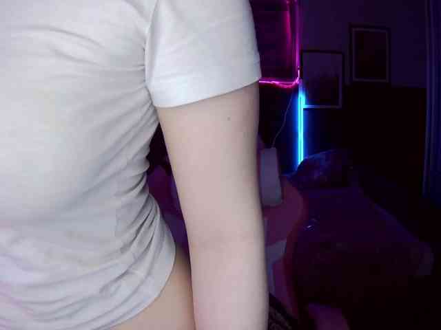 KrissCherri Live Webcam on BongaCams