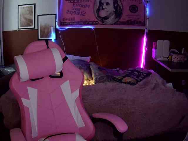 KrissCherri KrissCherri