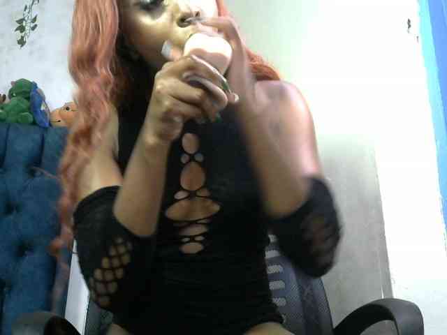 QueenAllure QueenAllure