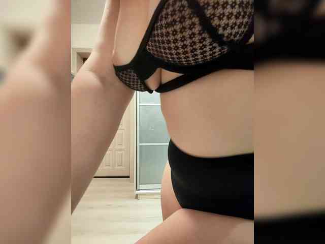 LadyChokoladka webcam