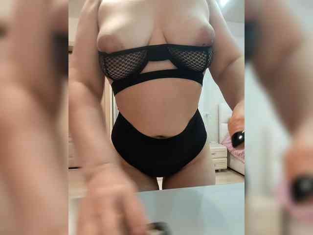 LadyChokoladka webcam