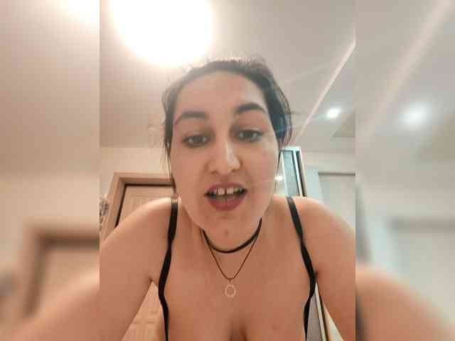 LadyChokoladka webcam