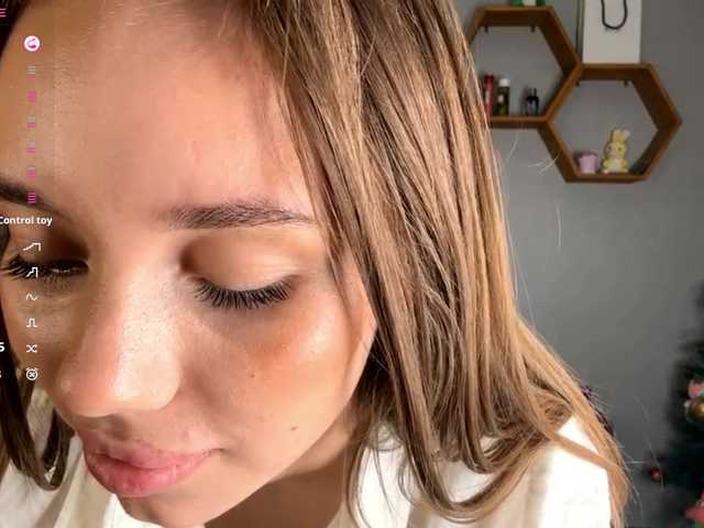 FridaLidey's BongaCams show and profile