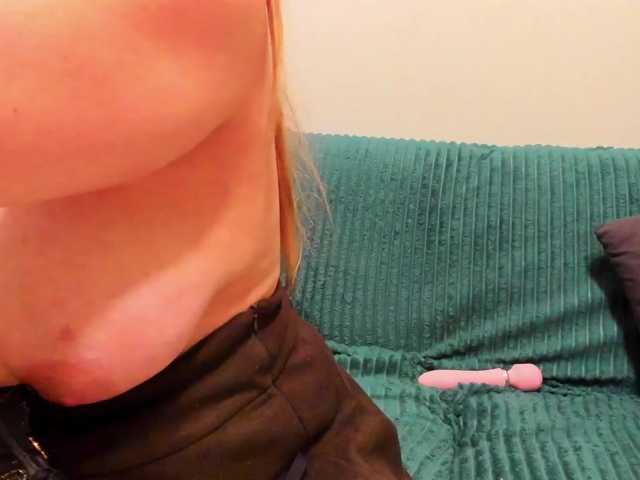 Malina2012's BongaCams show and profile