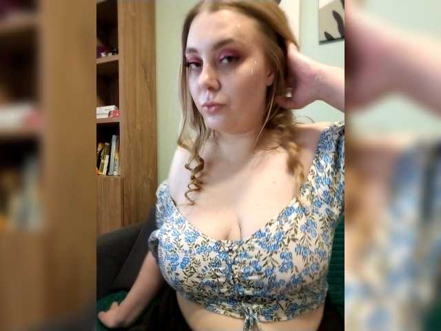 Malina2012's BongaCams show and profile