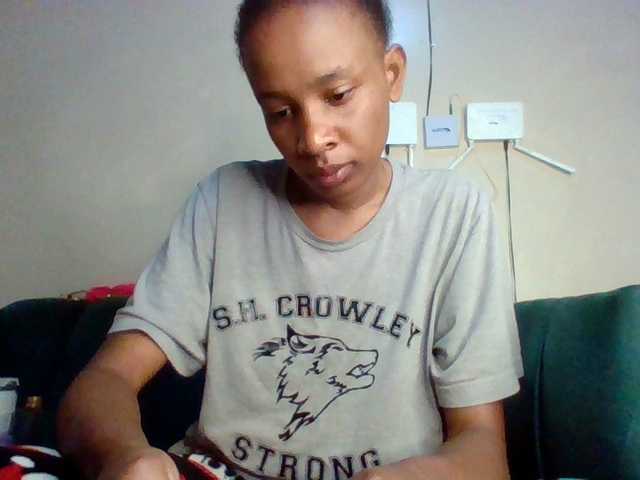 Hottiequeen011 Live Cam on BongaCams