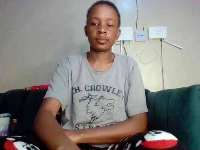 Hottiequeen011 webcam