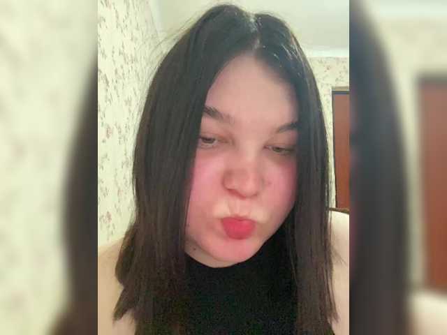 Annyshka-1's BongaCams show and profile