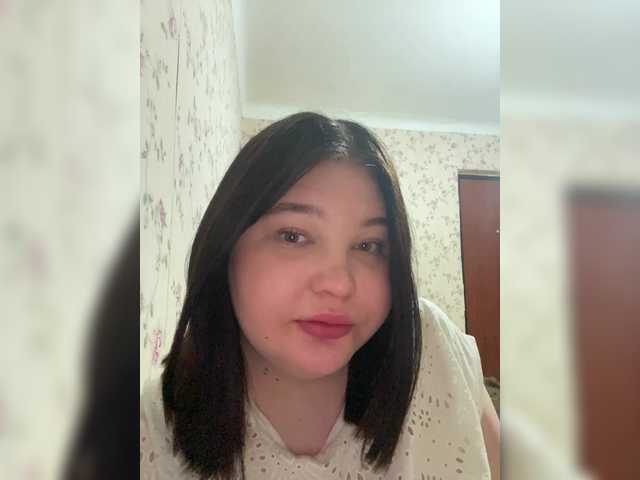 Annyshka-1's BongaCams show and profile