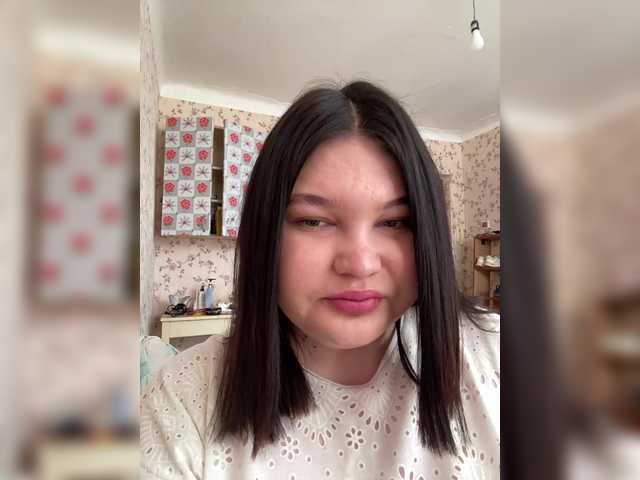 Annyshka-1's BongaCams show and profile