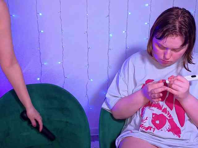 radianttwoX Live Webcam on BongaCams