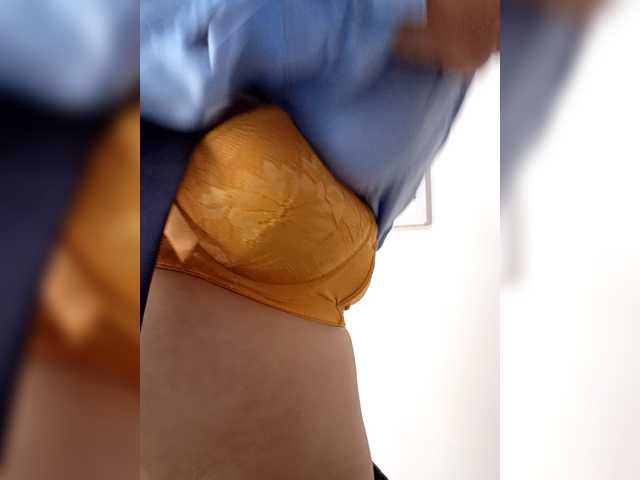 AMBER1499's BongaCams show and profile