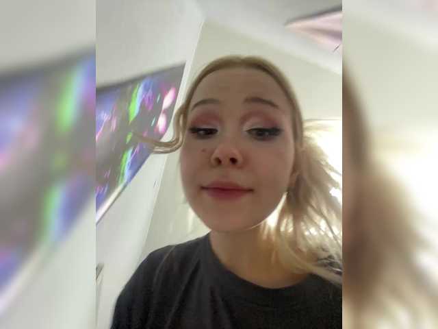 freakfarm's BongaCams show and profile