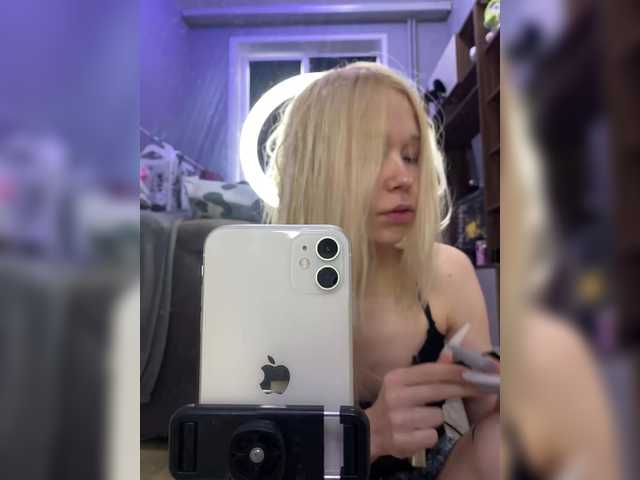 freakfarm's BongaCams show and profile