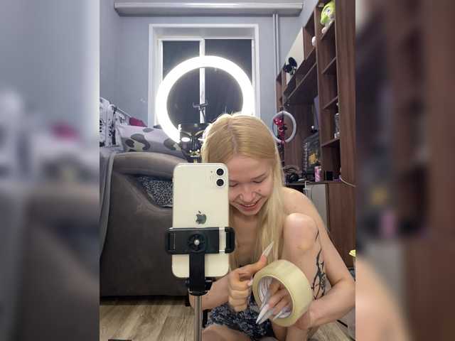 freakfarm's BongaCams show and profile