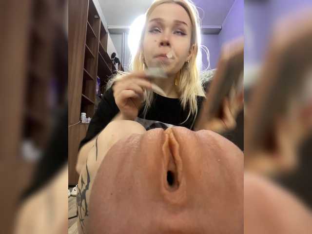 freakfarm's BongaCams show and profile